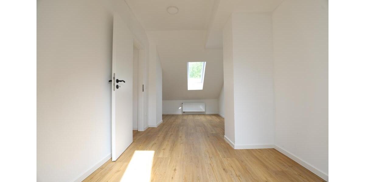 Dachgeschoßwohnung Hannover Bothfeld-Vahrenheide - 4 Zimmer, 84 m&sup2;, 209.000&euro; | Angebot:27122032