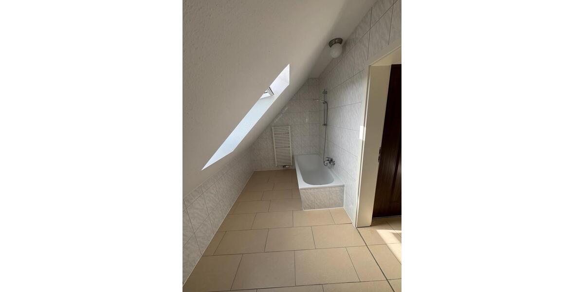 Dachgeschoßwohnung Lehrte - 2 Zimmer, 60 m&sup2;, 600&euro; | Angebot:26689005
