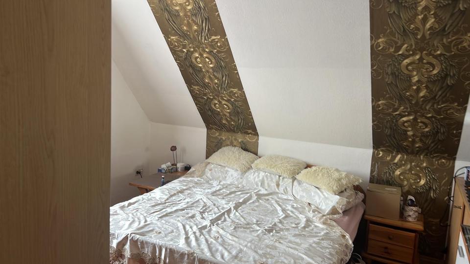 Dachgeschoßwohnung Sehnde - 3 Zimmer, 853 m&sup2;, 990&euro; | Angebot:26699507