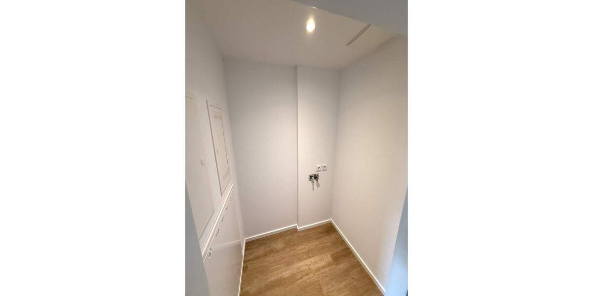 Etagenwohnung Hannover Vahrenwald - 4 Zimmer, 120 m&sup2;, 1.990&euro; | Angebot:26584385
