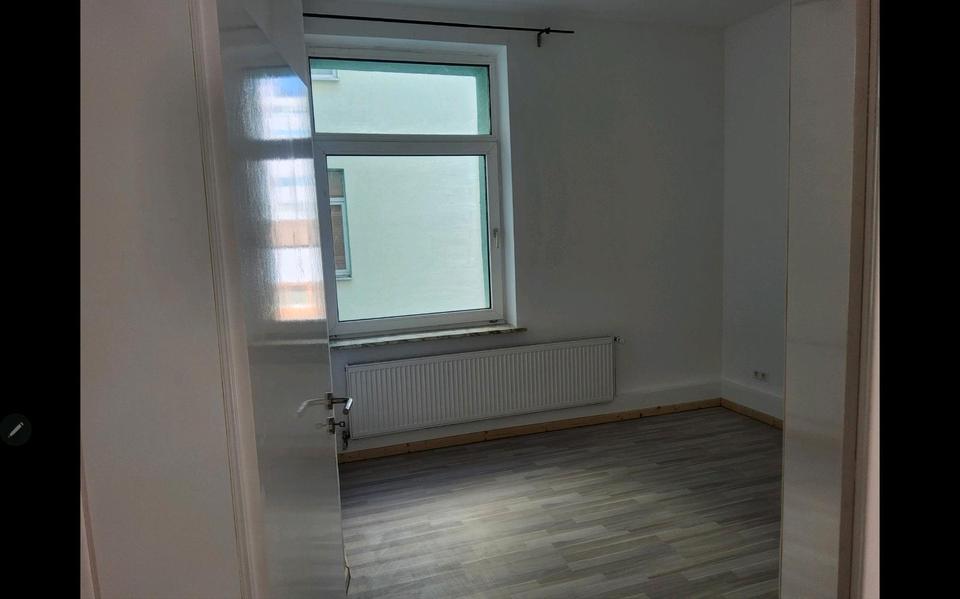 Etagenwohnung Hannover Nord - 4 Zimmer, 100 m&sup2;, 1.200&euro; | Angebot:27592028