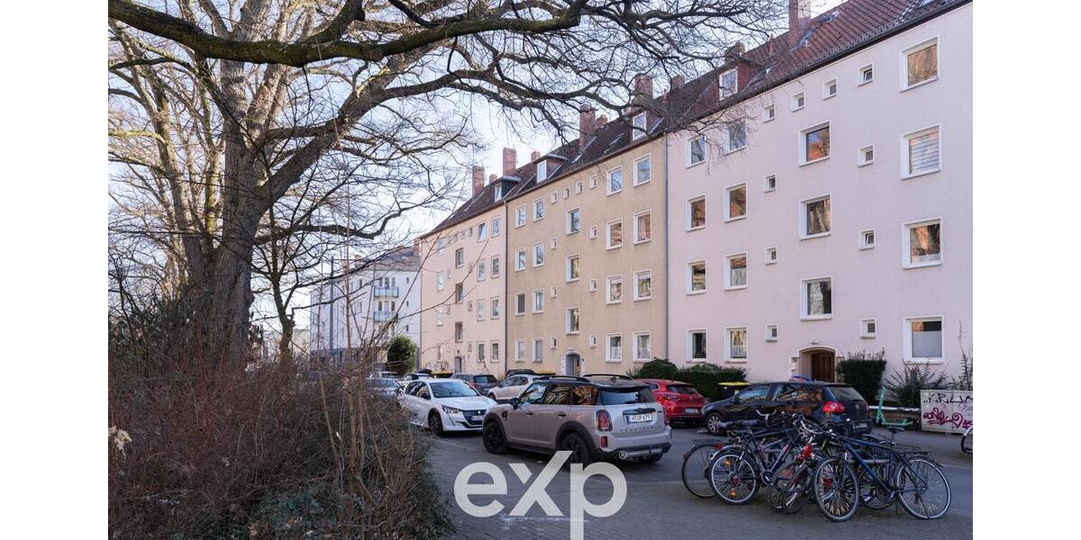 Frisch-vollsanierte möblierteunmöblierte 2 Zimmer DG-Wohnung mit Wohnküche inkl. EBK, WG-geeignet 2 zimmer