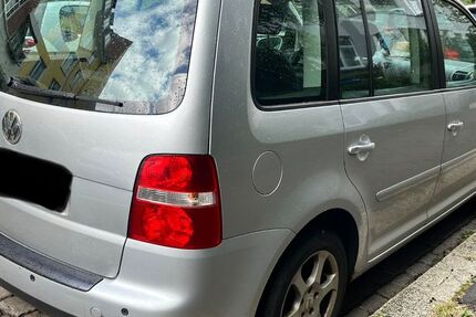 VW Touran 258.000 km 3.900 &euro; Hannover 30625