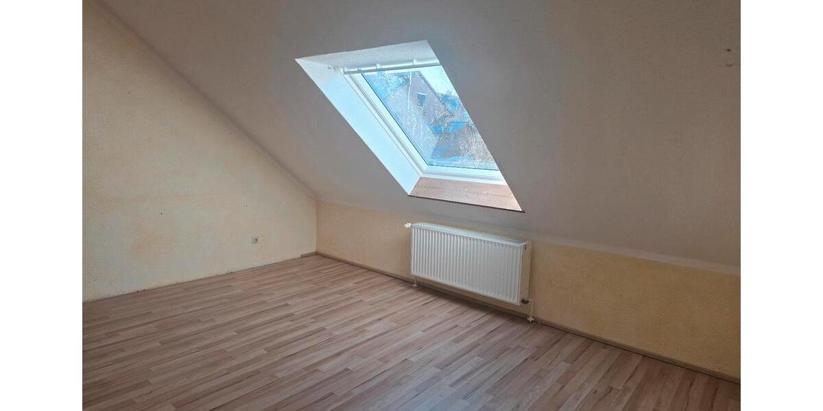 Etagenwohnung Hildesheim Bockfeld - 4 Zimmer, 120 m&sup2;, 1.500&euro; | Angebot:24550240