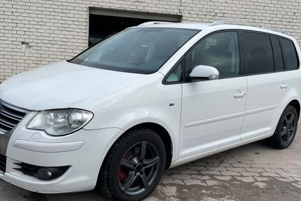 VW Touran 196.000 km 3.900 € Neustadt am Rübenberge bei Hannover 31535