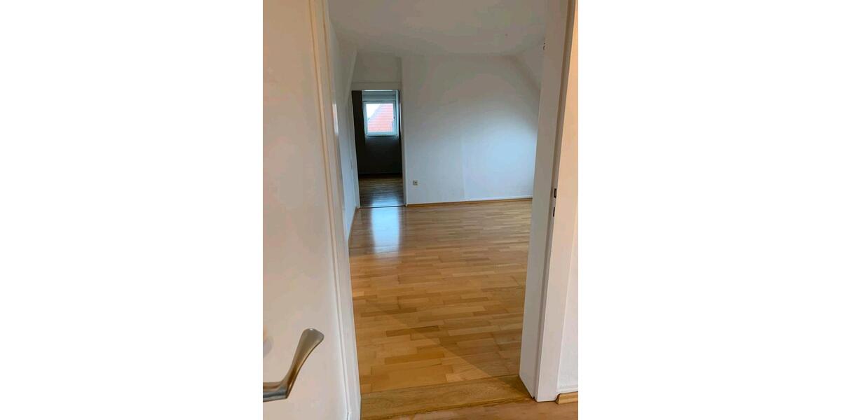 Dachgeschoßwohnung Springe - 3 Zimmer, 62 m&sup2;, 500&euro; | Angebot:26135127