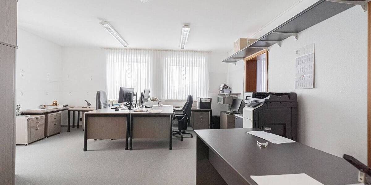 Gewerbeobjekt Barsinghausen - 4 Zimmer, 200 m&sup2;, 1.800&euro; | Angebot:25738566