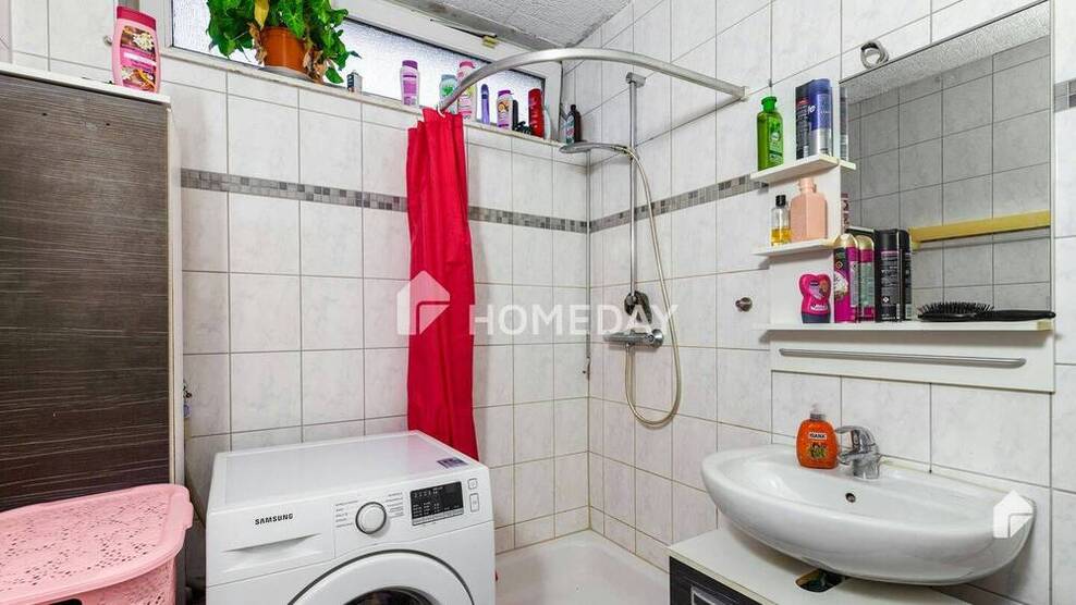 Geräumige 4-Zimmer-Wohnung mit Loggia in zentraler Lage von Sarstedt