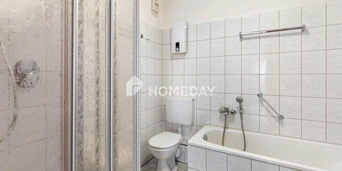 Bezugsfrei - stilvolle 4-Zimmer-Wohnung mit Komfort, Substanz und sonniger Loggia 4 zimmer