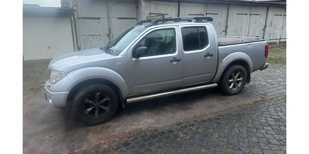 Nissan Navara 320.000 km 4.199 € Hannover OT Ricklingen 30459