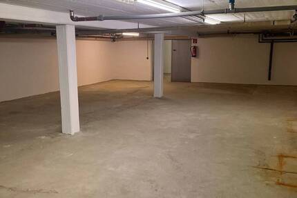 Beheizbare Lagerflächen zu vermieten mit! Nutzung eines Lastenaufzuges möglich. zimmer