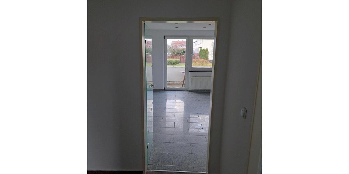 Erdgeschoßwohnung Garbsen - 3 Zimmer, 70 m&sup2;, 833&euro; | Angebot:26089525