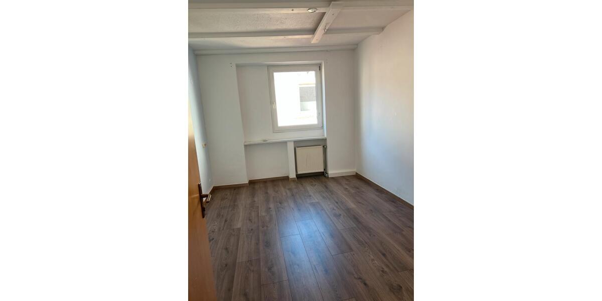 Etagenwohnung Hildesheim Himmelsthür - 3 Zimmer, 97 m&sup2;, 900&euro; | Angebot:26312279