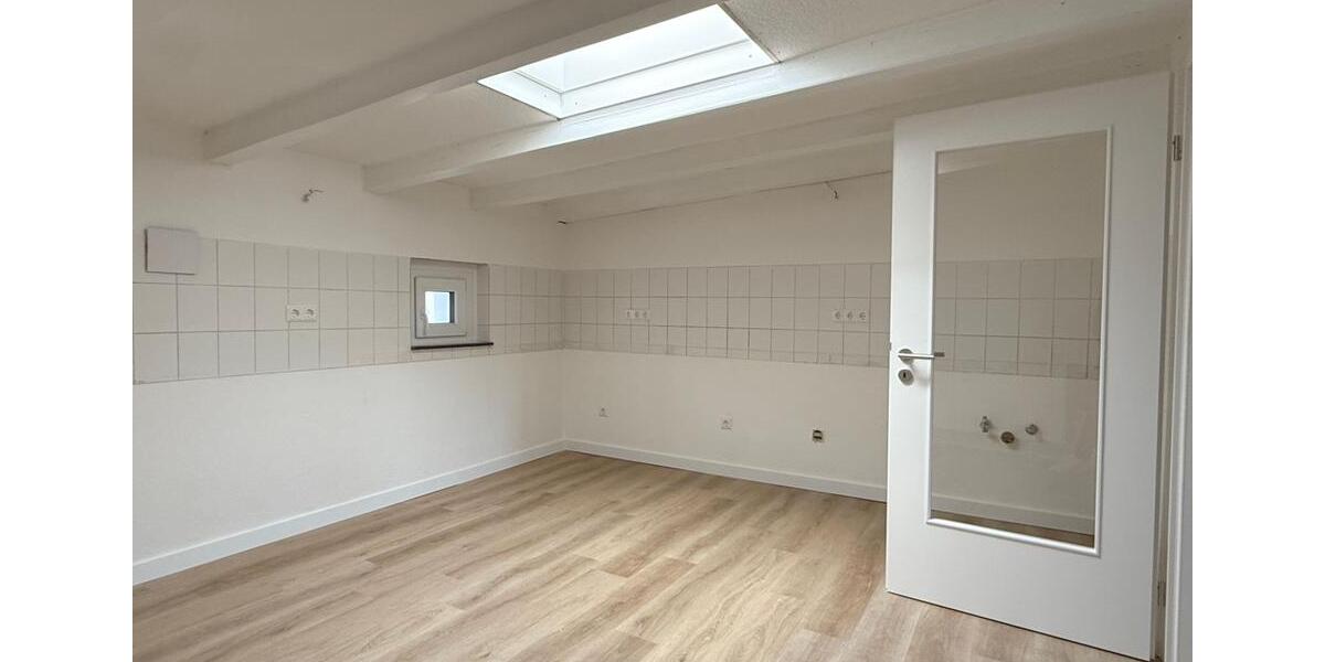 Dachgeschoßwohnung Hannover Vahrenwald-List - 3 Zimmer, 99 m&sup2;, 1.080&euro; | Angebot:26364151