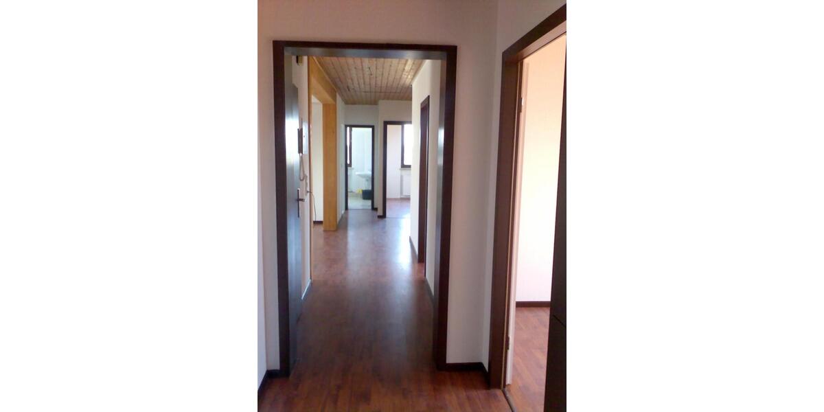 Große, sonnige 3,5 Zi. Whg mit zwei Bädern in Hemmingen Devese 3 zimmer