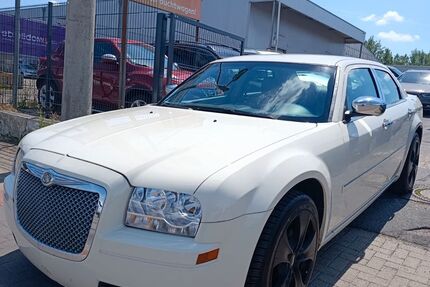 Chrysler 300C 170.000 km 4.990 &euro; Hannover 30453
