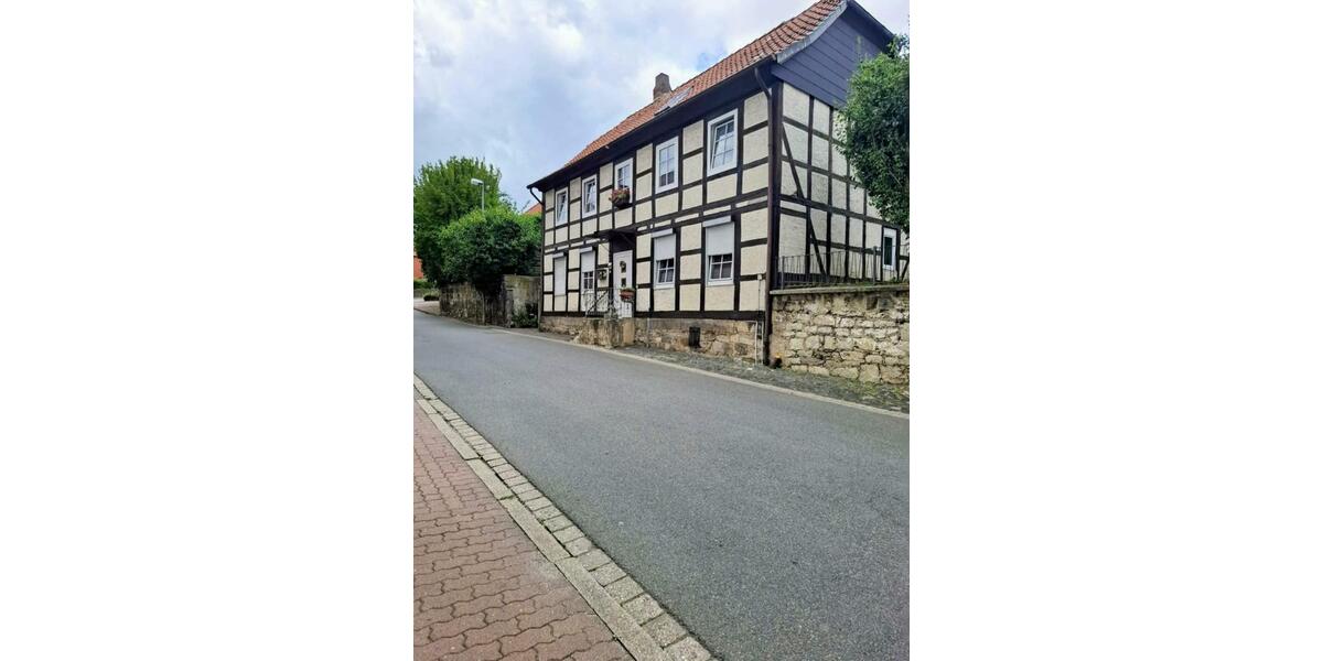 Einfamilienhaus Hildesheim Oststadt/Stadtfeld - 4.5 Zimmer, 250 m&sup2;, 159.000&euro; | Angebot:26251025