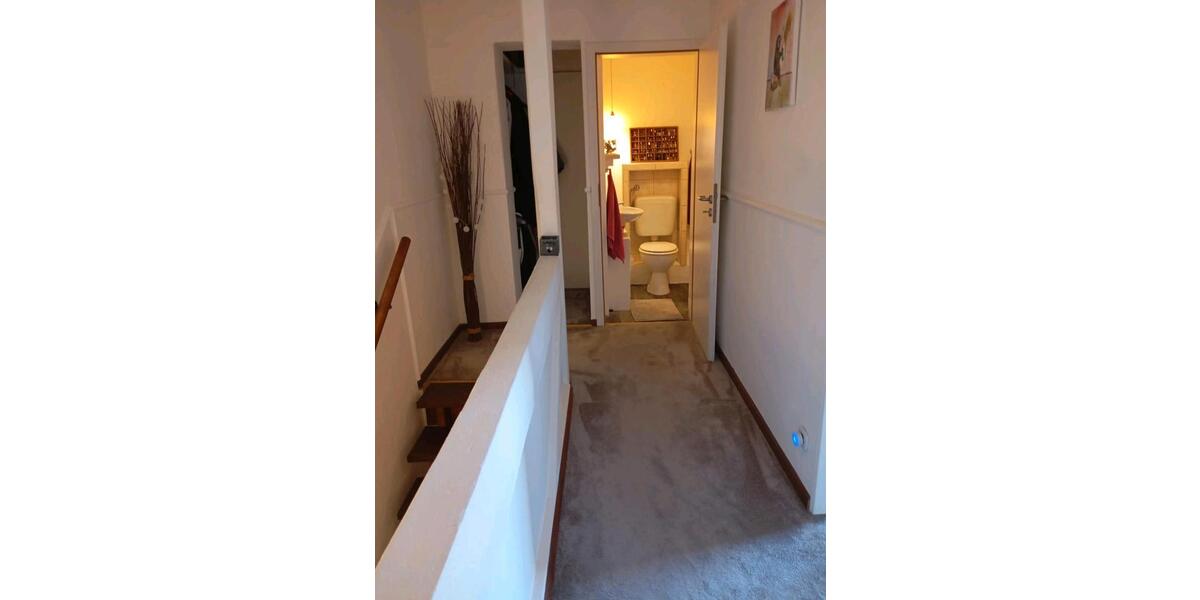 Renoviertes Zweifamilienhaus in ruhiger Lage - provisionsfrei 8 zimmer