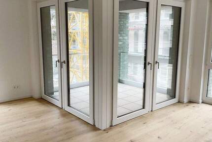 NEUES + HELLES Wohnen mit Glaswand-Loggia, Einbauküche, Tageslichtbad mit Walk-In-Dusche, Aufzug 3 zimmer