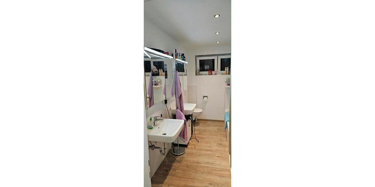 Bungalow Sehnde - 4 Zimmer, 200 m&sup2;, 1.400&euro; | Angebot:27610630