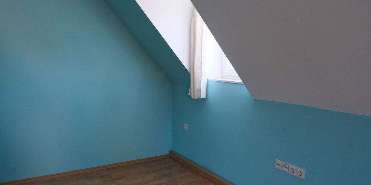 Freistehendes Einfamilienhaus - massiv gebaut und liebevoll gepflegt mit Traumgarten 4 zimmer