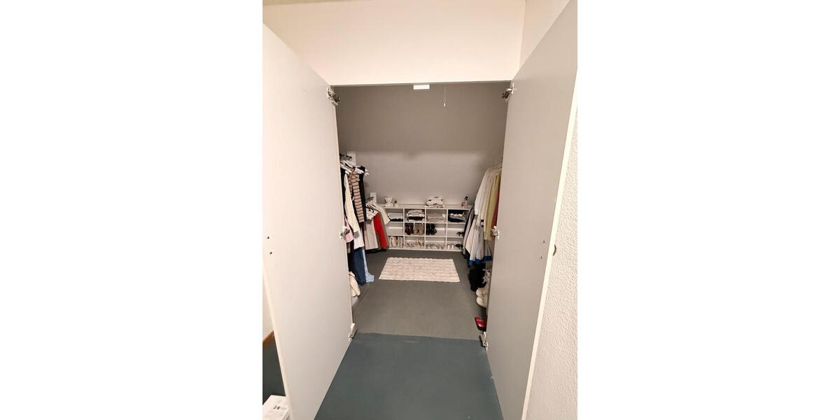 Dachgeschoßwohnung Isernhagen - 2.5 Zimmer, 70 m&sup2;, 650&euro; | Angebot:25227026