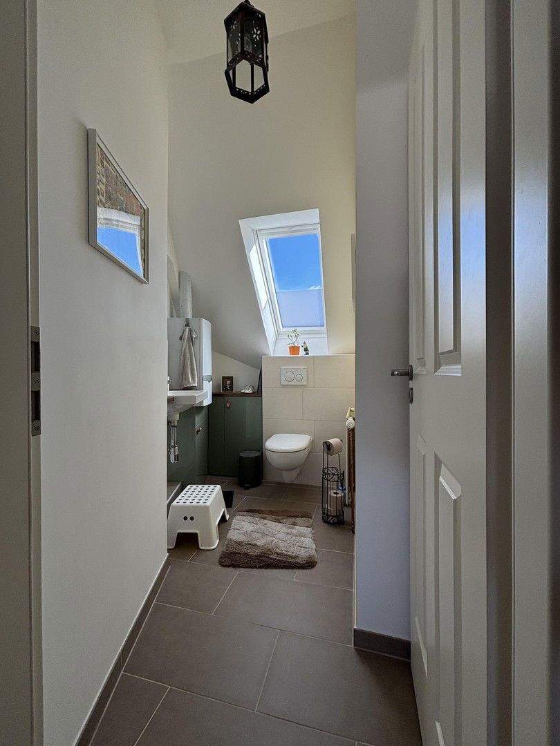 Dachgeschoss-Juwel mit großer Sonnenterrasse in bester Südstadtlage - ohne Makler! 3 zimmer