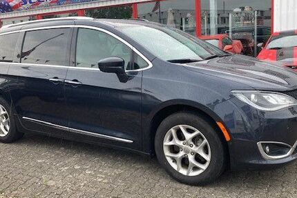 Chrysler Pacifica 5.500 km 34.900 € Hannover-Altwarmbüchen 30916