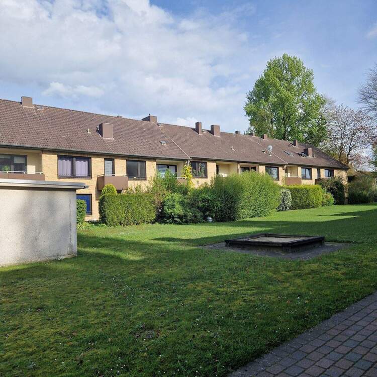große 2 22 Zimmerwohnung mit Balkon - sofort frei