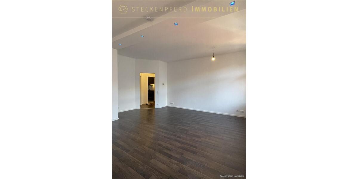 Altbaucharme neu belebt – großzügige, sanierte 3-Zimmer-Wohnung mit zwei Balkonen, sofort bezugsbereit 3 zimmer