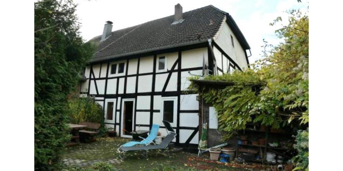 Provisionsfrei: 4-Zimmer-Fachwerkhaus und Carport in Sehnde-Ilten 4 zimmer