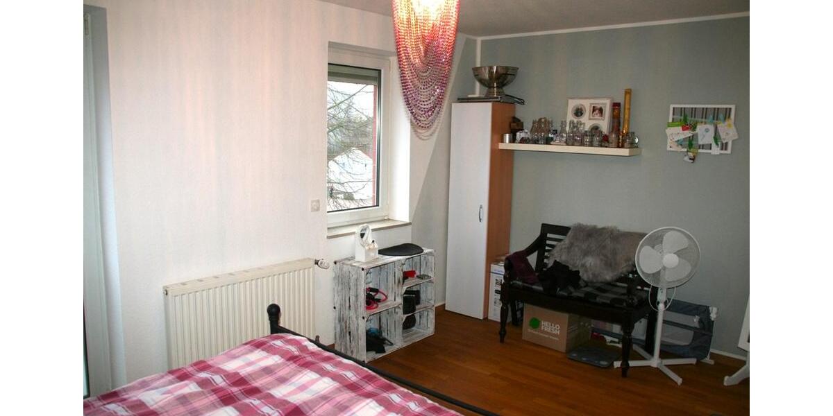 Reihenhaus Laatzen - 6 Zimmer, 150 m&sup2;, 1.550&euro; | Angebot:25612681