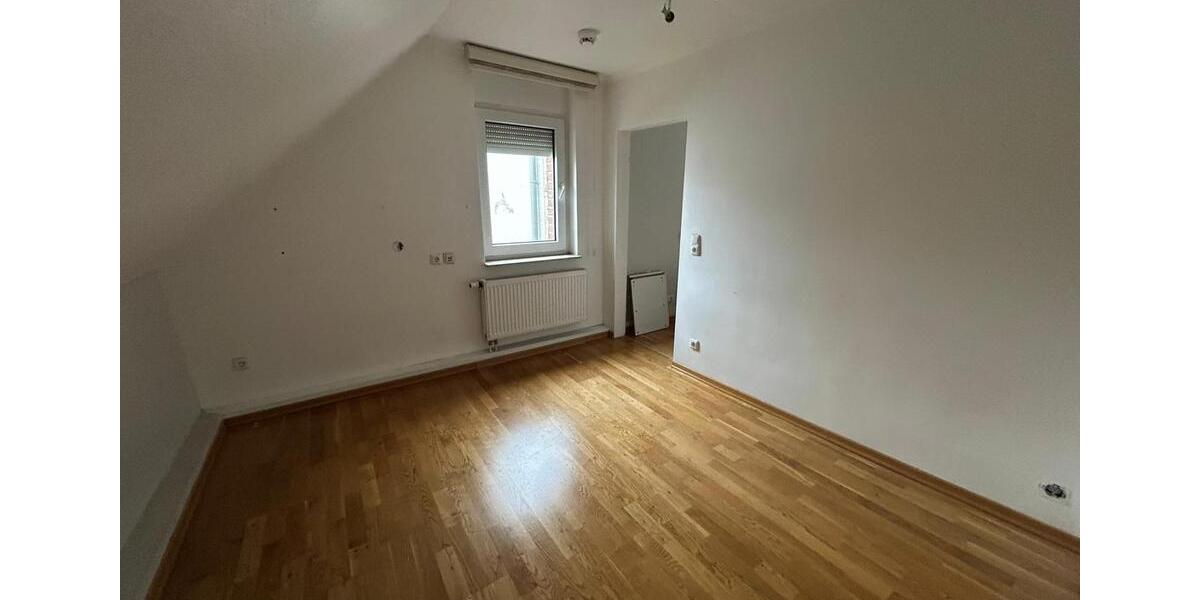 Etagenwohnung Laatzen - 5 Zimmer, 130 m&sup2;, 1.400&euro; | Angebot:26485132