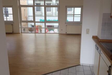 Attraktive helle 2-Zimmer Wohnung mit 2 Balkonen zentral gelegen 2 zimmer