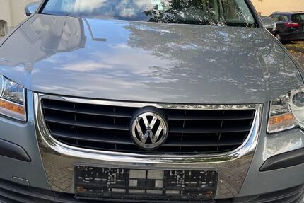 VW Touran 149.201 km 5.999 € Hannover 30629
