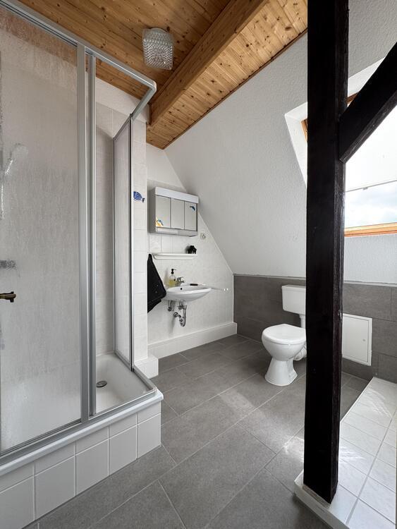 Großzügiges Wohnhaus in ruhiger Lage 8 zimmer