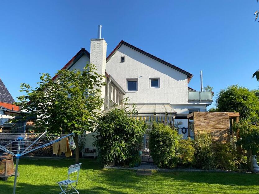 Modernisiertes Zweifamilienhaus in ruhiger Lage! von Privat