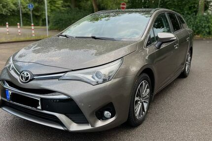 Toyota Avensis 61.432 km 14.790 &euro; Springe 31832