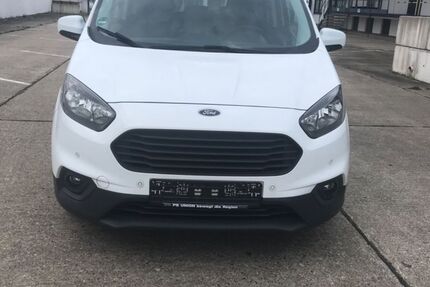 Ford Transit Courier 146.000 km 6.900 € Hannover 30179