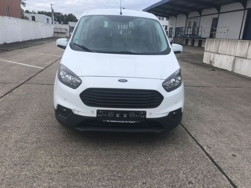 Ford Transit Courier 146.000 km 6.900 € Hannover 30179