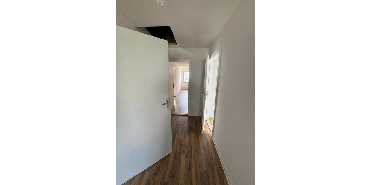 Erdgeschoßwohnung Garbsen Berenbostel - 3 Zimmer, 80 m&sup2;, 1.000&euro; | Angebot:26474573