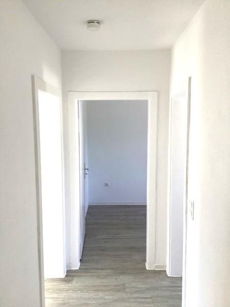 3-Zimmer-Wohnung mit Balkon und Tageslichtbad in ruhiger Lage zimmer