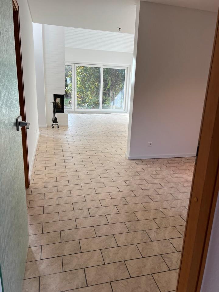 Doppelhaus Hälfte in Top Lage frisch renoviert, mit Garten zimmer