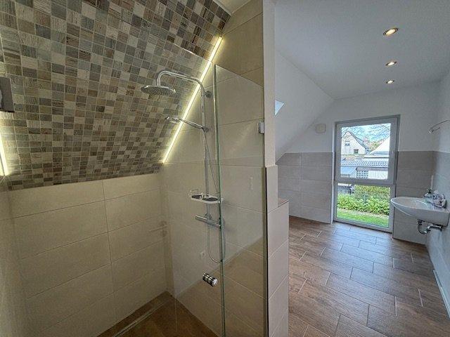 Dachgeschoßwohnung Burgdorf - 2 Zimmer, 70 m&sup2;, 830&euro; | Angebot:26340891