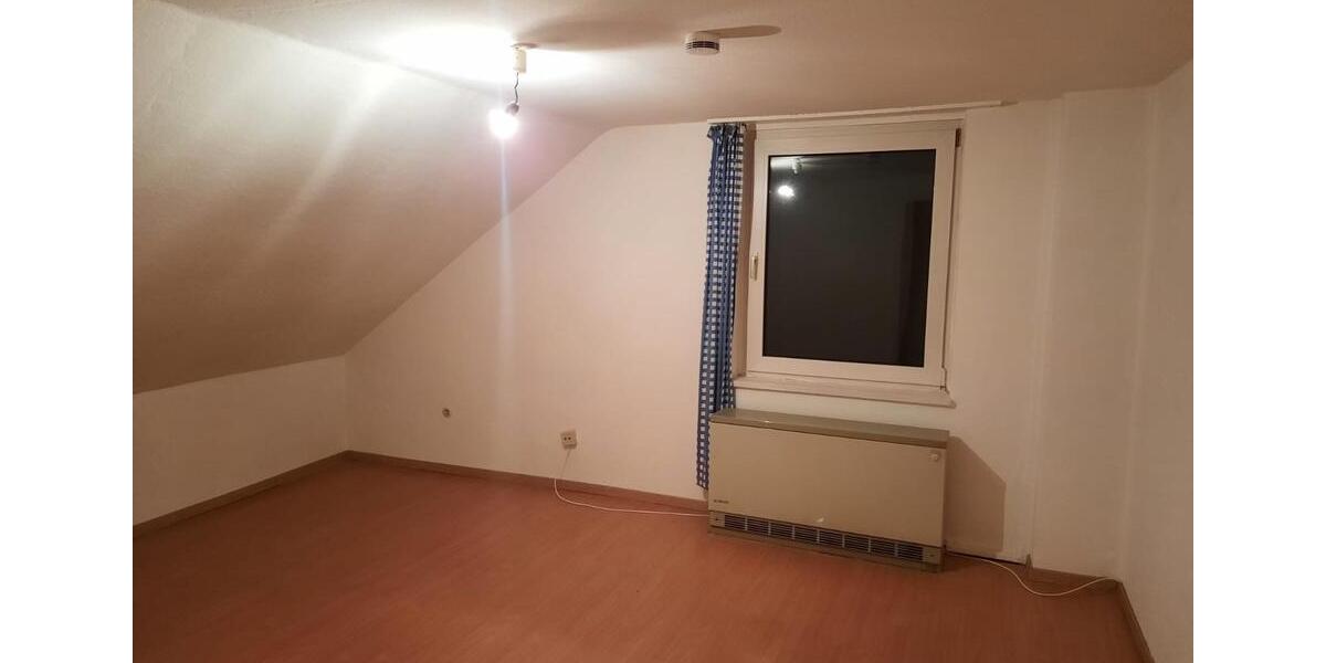 Kleine 3 Zimmer Dachgeschosswohnung in Hannover Doehren 3 zimmer