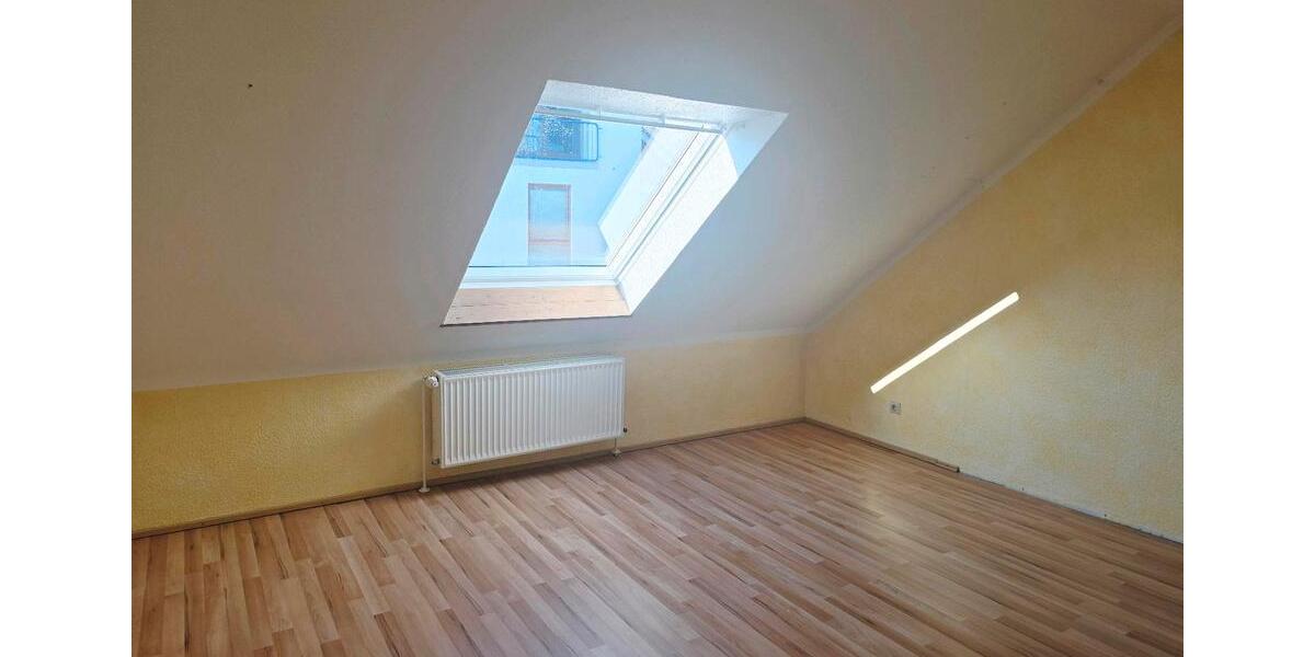 Etagenwohnung Hildesheim Bockfeld - 4 Zimmer, 120 m&sup2;, 1.500&euro; | Angebot:24550240