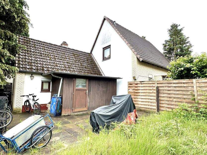 Solides Einfamilienhaus mit viel Potenzial in sehr gute Lage ! 4 zimmer