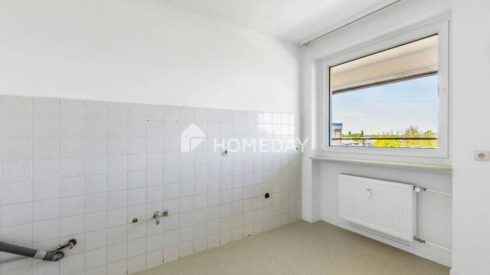 Altersgerecht Wohnen in Berenbostel: Renovierte Wohnung mit XL-Loggia, Aufzug und Garage 2 zimmer