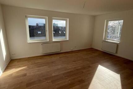 Gut geschnittene, renovierte 3-Zimmer-Wohnung mit 2 Balkonen in Innenstadtlage! zimmer