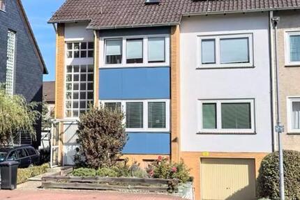 Mehrfamilienhaus mit 3 Wohneinheiten in Empelde 8 zimmer